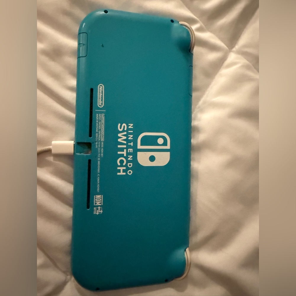 Nintendo switch Console - Picture 2 of 2